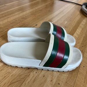 Men’s size 9 Gucci slides